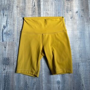 Lululemon Wunder Train shorts